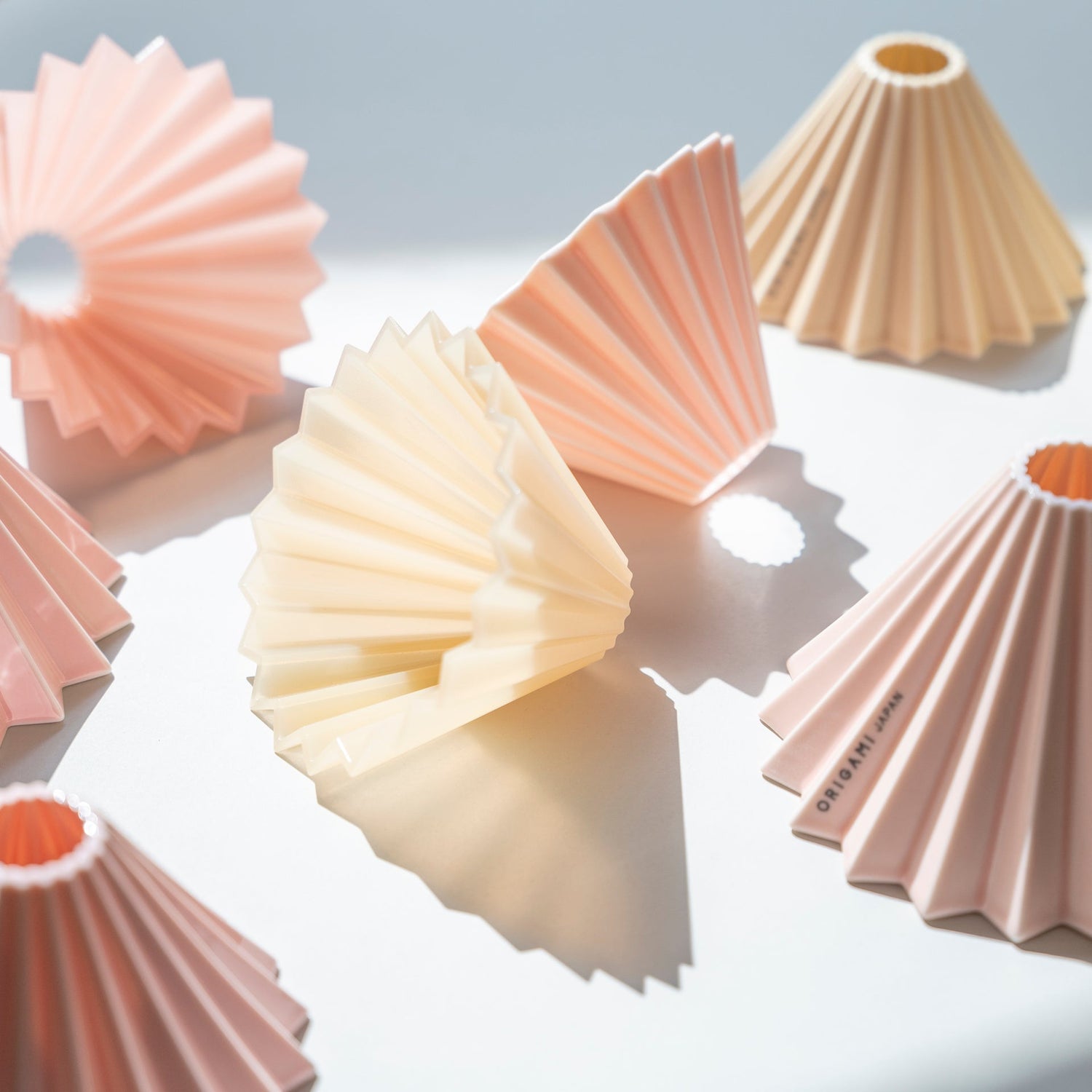 話題のORIGAMIドリッパー:磁器製と樹脂製で味わいは変わる?