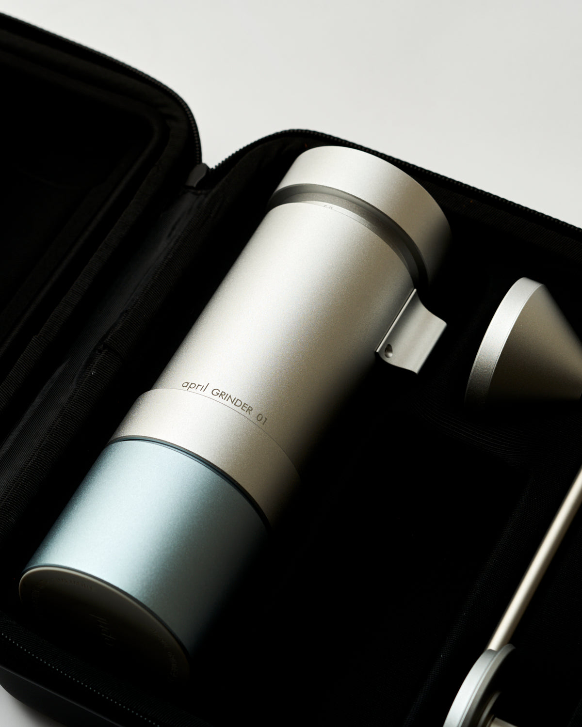 April Hand Grinder 01
