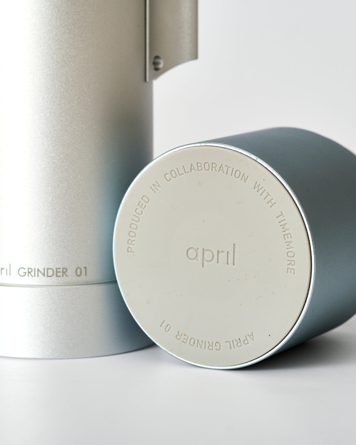April Hand Grinder 01
